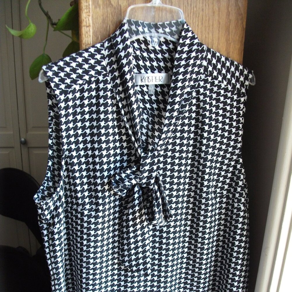 Temporarily unavailable: Herringbone tank
